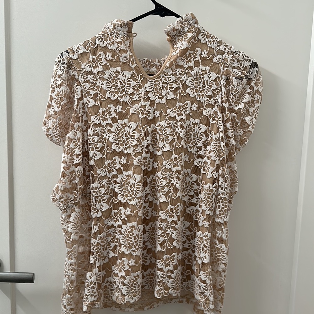 Floral lace tan ACOS&A shirt/blouse! Size XS. NWOT.
